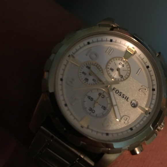 Gold Fossil Men’s Watch - Picture 2 of 4